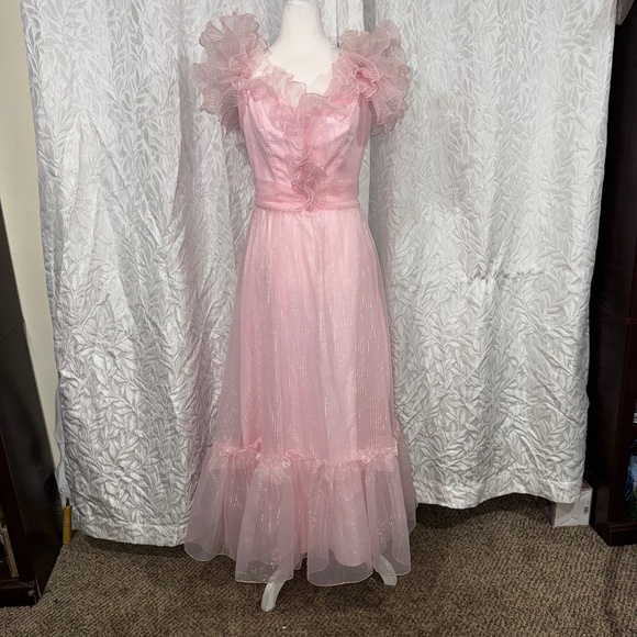 Pink Ruffle Glinda Robe Source Unknown | Dresses | Glinda Inspired Pink Ruffle Flows Dress Of ...